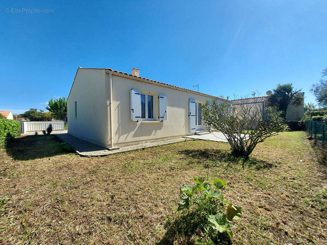 Maison à LA BREE-LES-BAINS