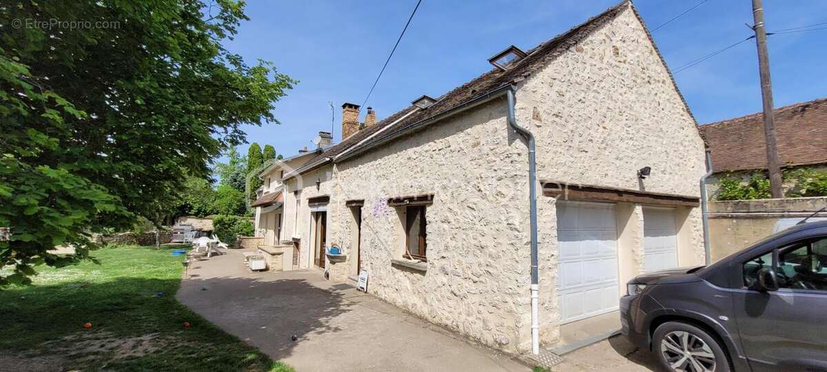 Maison à MONTEREAU-FAULT-YONNE