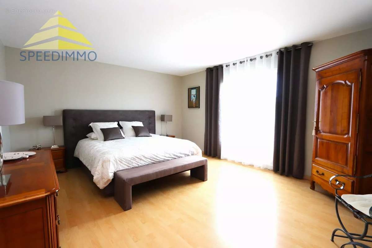 Maison à VILLECRESNES