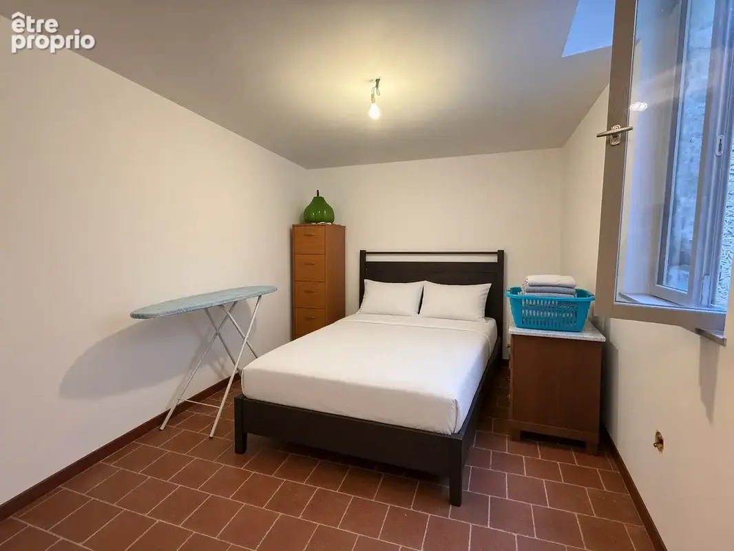 EXCLUSIVITÉ Maison de ville rénovée de 80 m2, 3ch, proche de la cathédrale. - photo 8