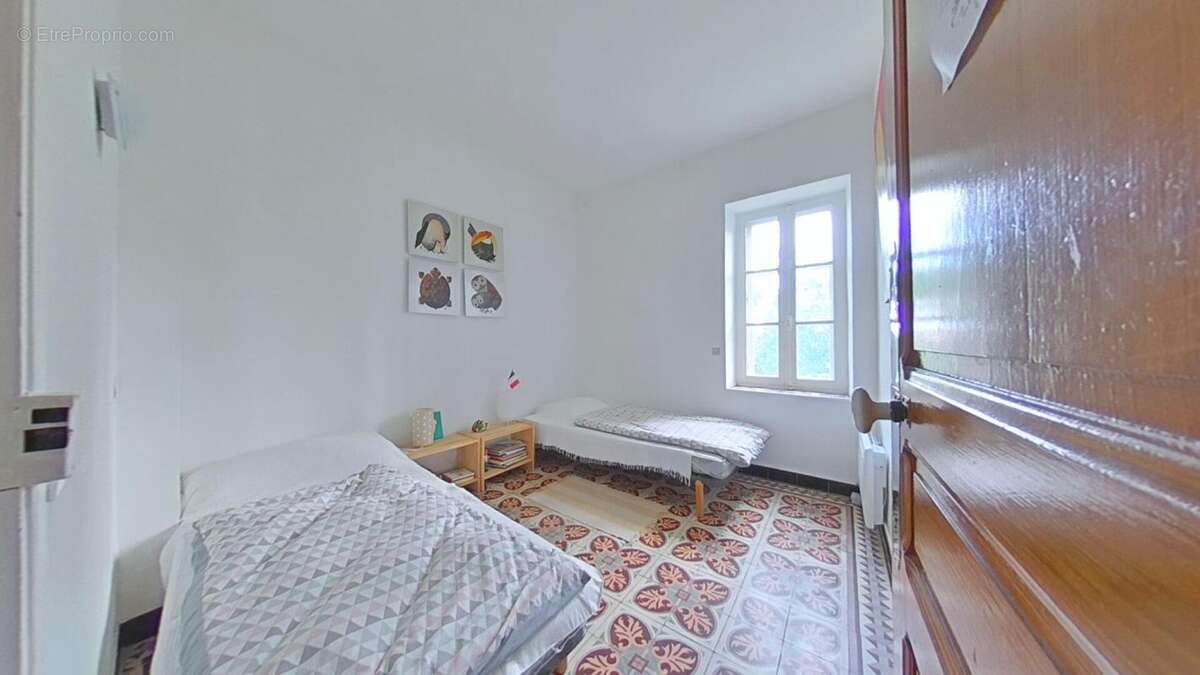 Maison à OUVEILLAN