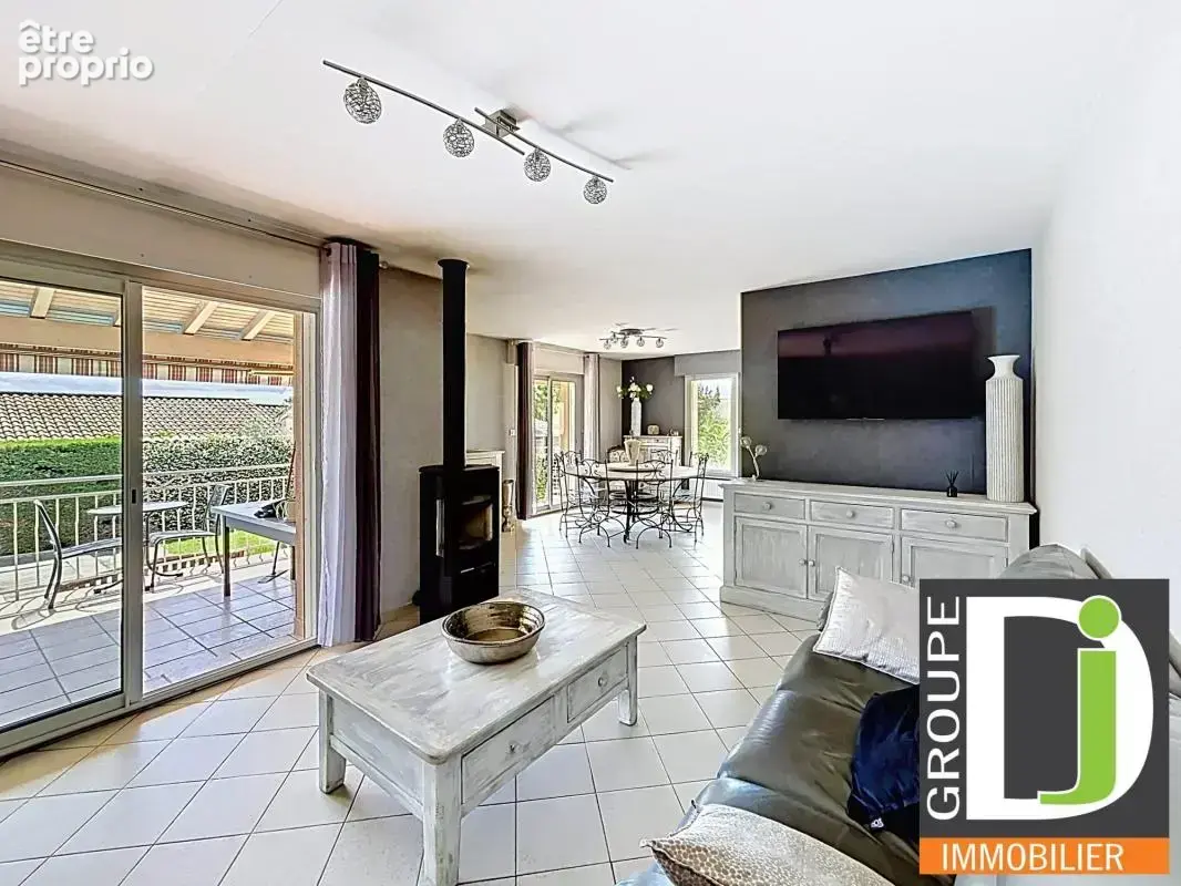 Maison plain-pied à vendre à Montmeyran, avec piscine et grand - photo 4