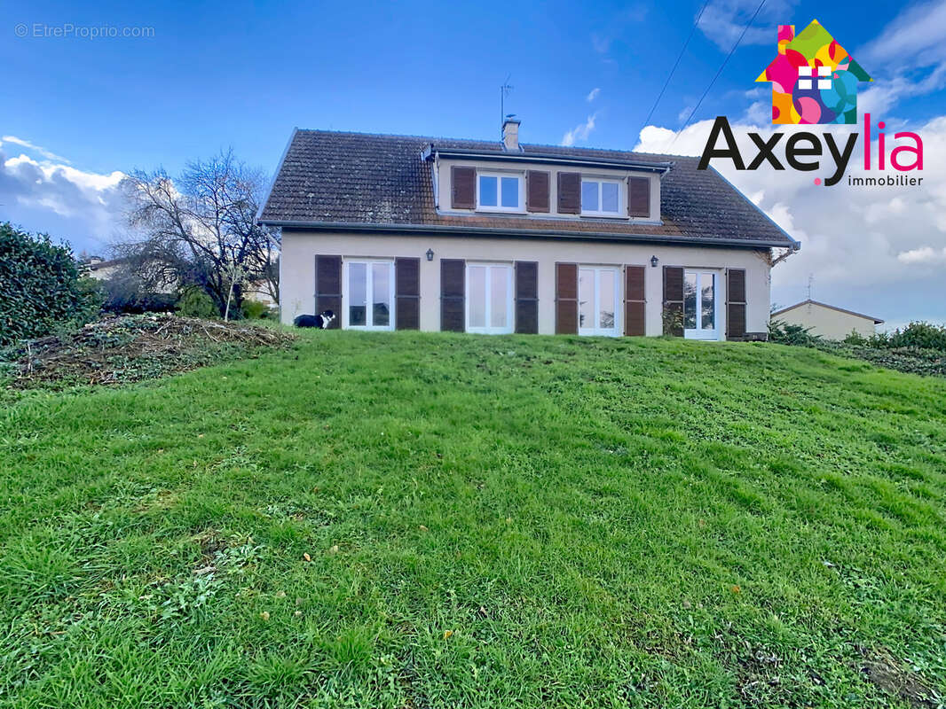 Maison à LA PACAUDIERE