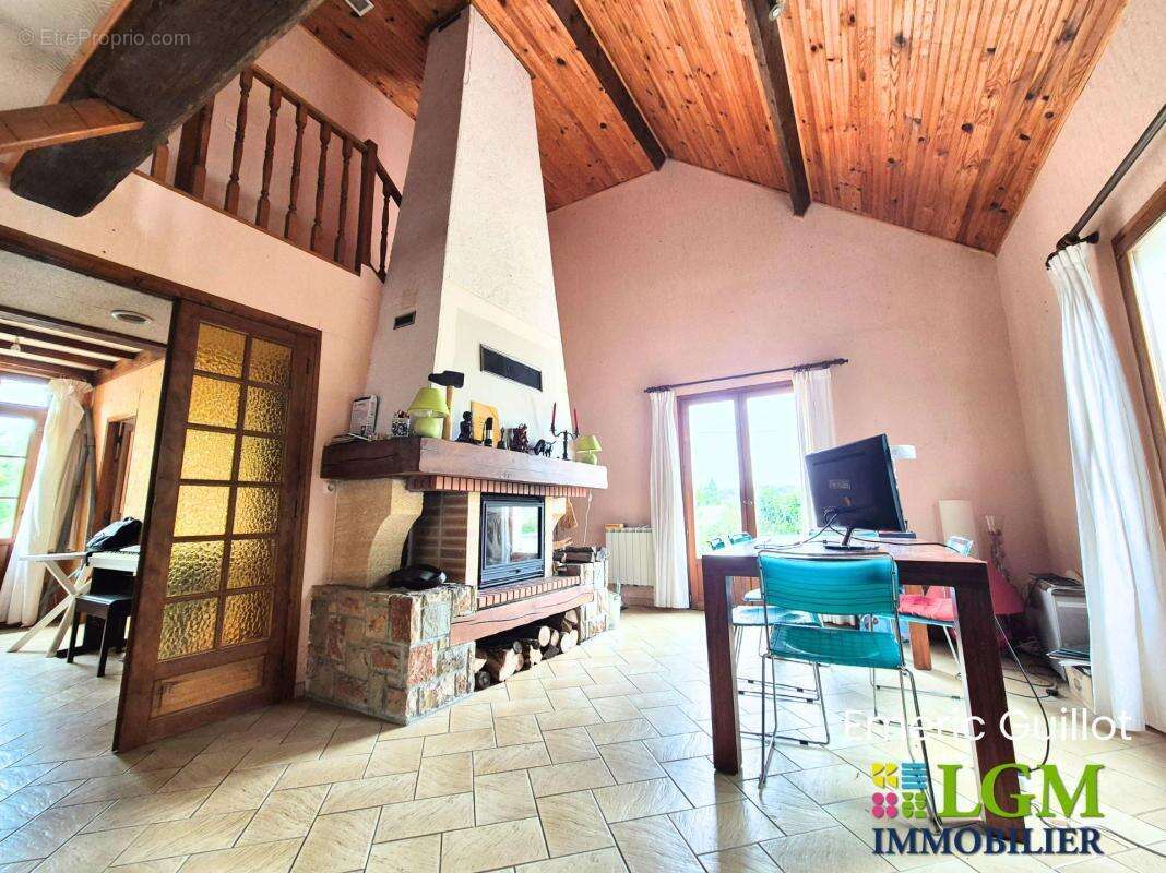 À VENDRE – Maison familiale de 128 m² avec jardin clos et arboré de 905 m² - Grand Garage - à Thoré-la-Rochette (41100) - photo 8