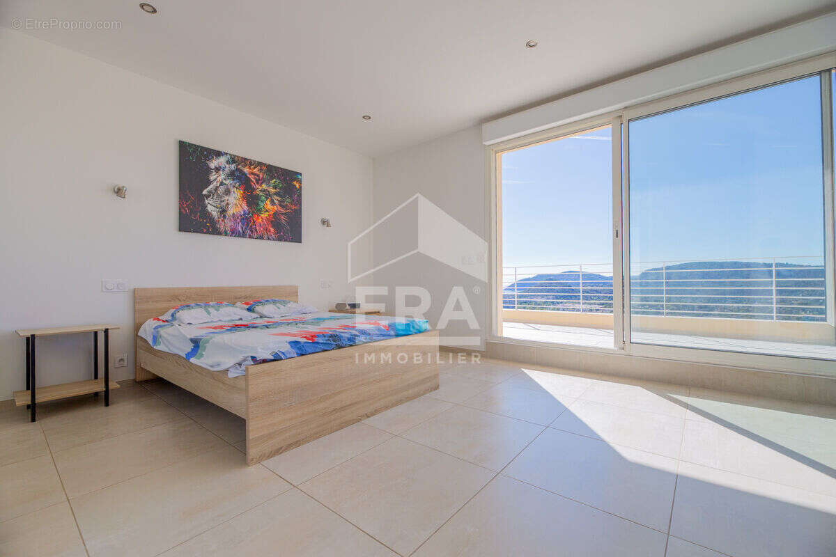 Maison à MANDELIEU-LA-NAPOULE