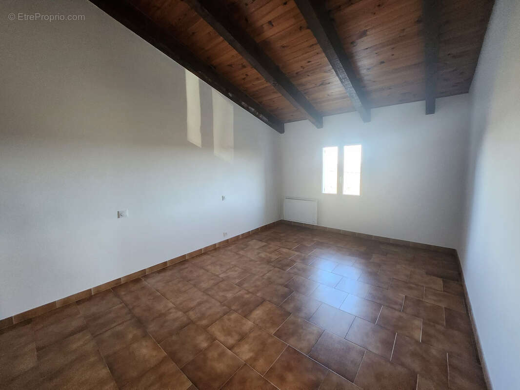 Maison à MONTAREN-ET-SAINT-MEDIERS