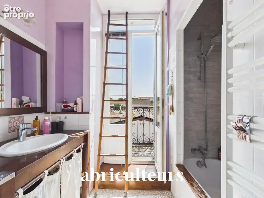 Maison de ville de 90 m² avec cour en vente à Saintes (17100) - photo 10