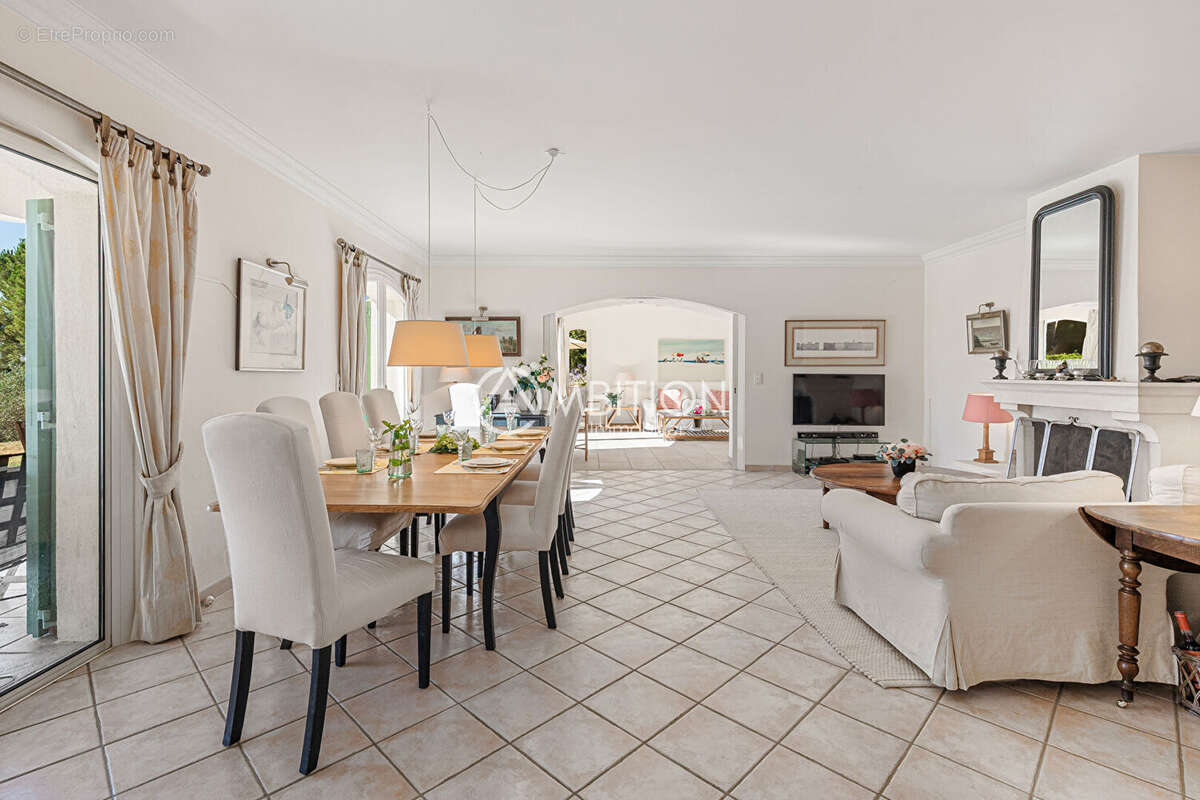 Maison à PEYMEINADE