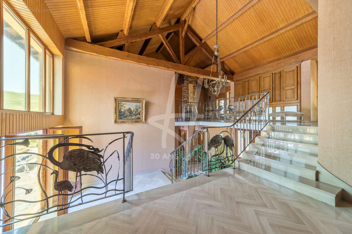 Maison 305 m² à Norroy-Le-Veneur  - photo 9