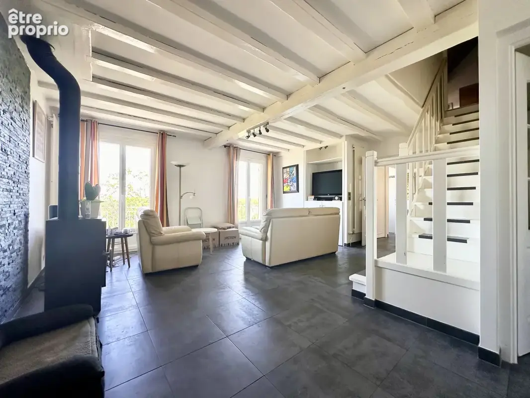 A vendre - Maison familiale avec studio indépendant à COMBS-LA-VILLE - photo 2