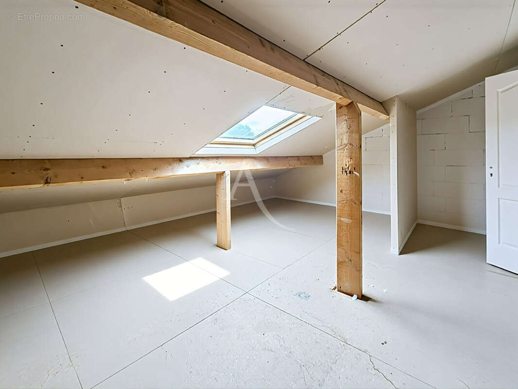 Appartement à OZOIR-LA-FERRIERE