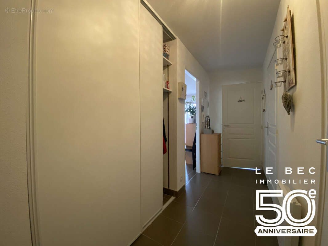 Appartement à SENE