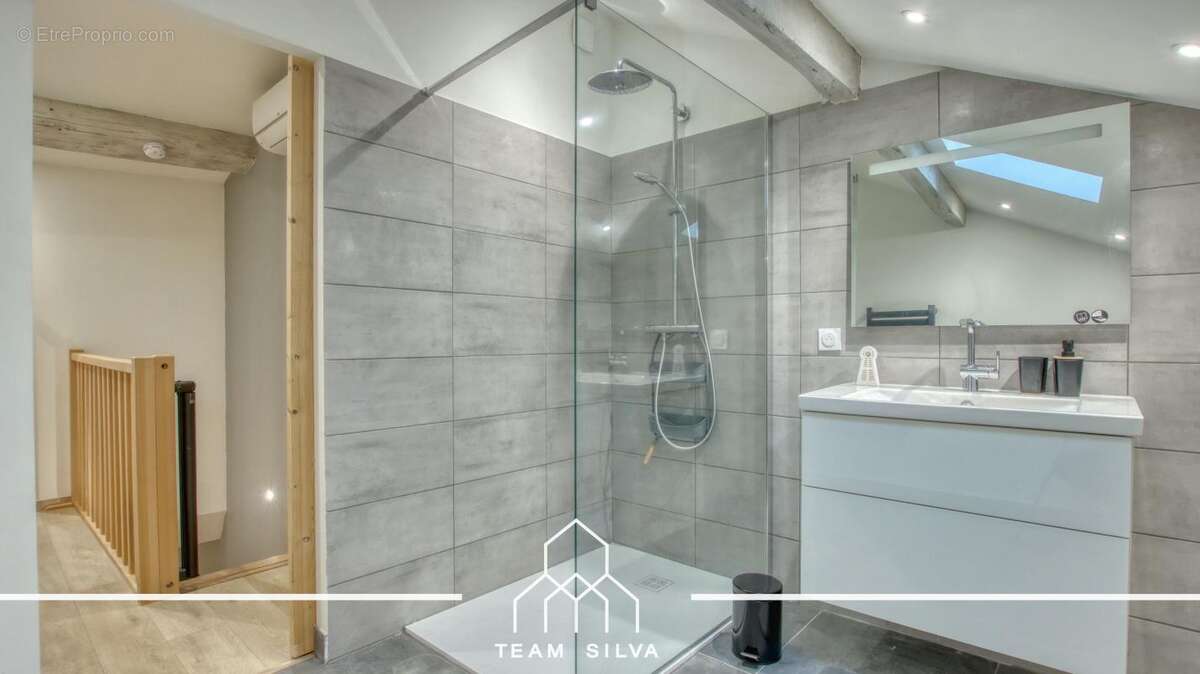 Maison à SEREZIN-DU-RHONE