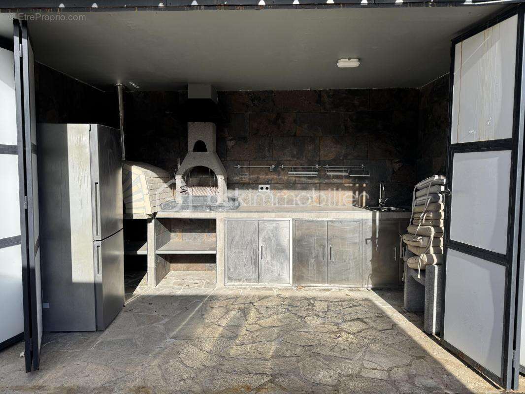 À chateauvert (83670) propriété d’exception de 570 m² avec deux appartements indépendants, piscine, grand terrain et accès à la  - photo 21