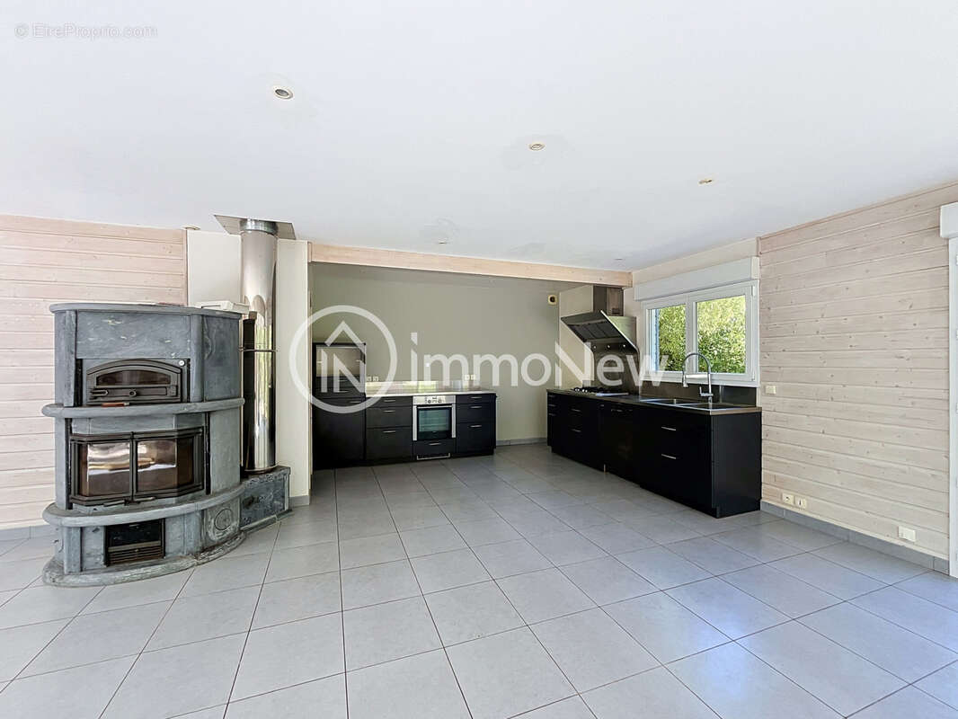 Maison familiale 160 m2   Terrain 1 900 m2 - JULLOUVILLE 50610 - photo 5