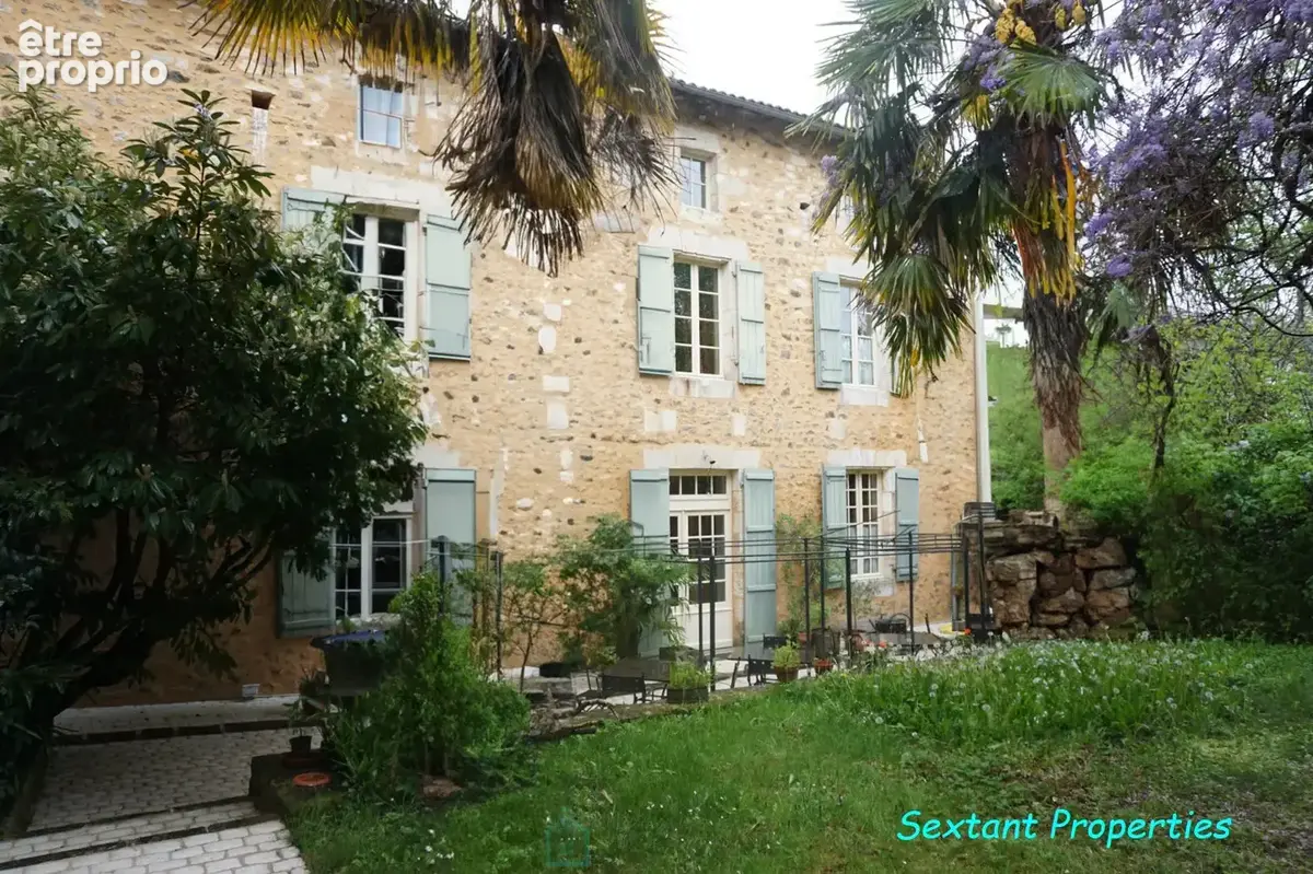 Somptueux Hôtel particulier du XIXe siècle, au coeur du parc naturel du Périgord vert. - photo 1