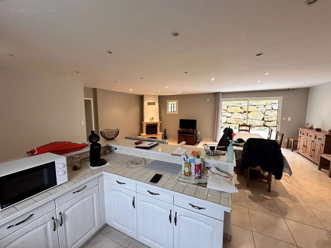 Maison à SAINT-GEORGES-DE-MONTCLARD