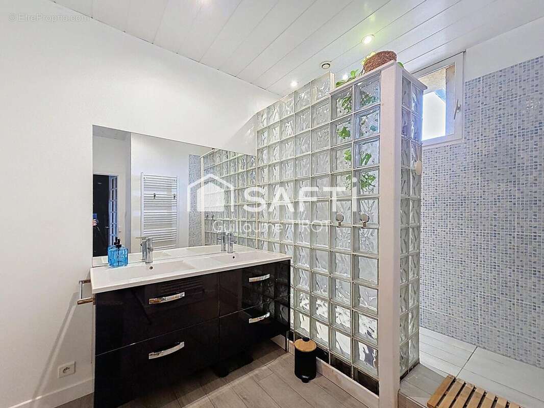 Photo 4 - Maison à CUSSET