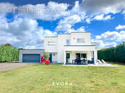 Maison à THIAUCOURT-REGNIEVILLE