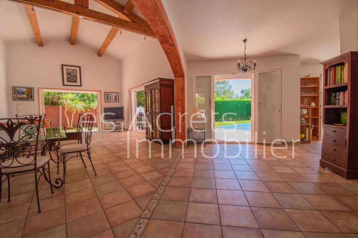 Villa provençale, proche village & A8 - photo 4