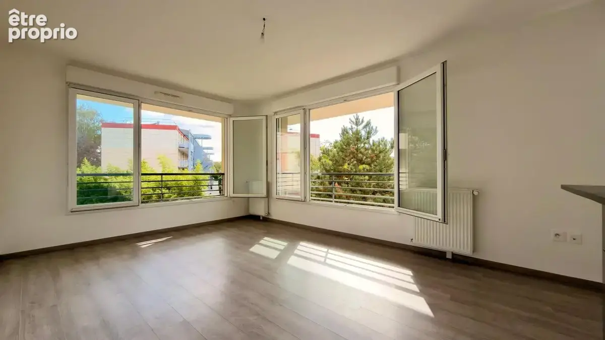 F3 en parfait etat - residence de standing - proche commerces - photo 2