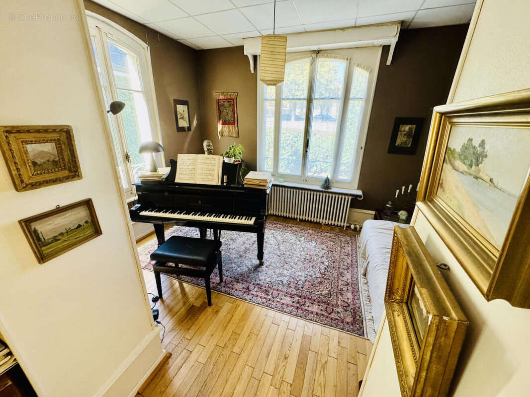 bureau - Maison à SAINT-JULIEN-EN-GENEVOIS