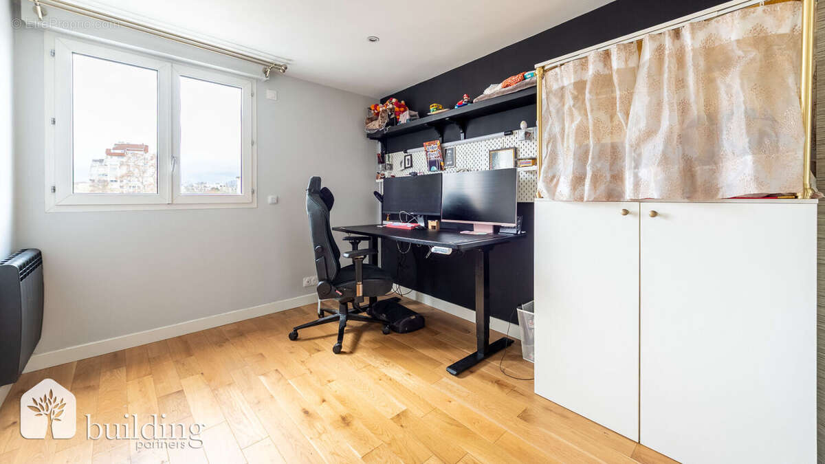 Courbevoie Hôtel de Ville - Appartement 4 pièces de 81.09 m² et un balcon de 5.17 m² - photo 10