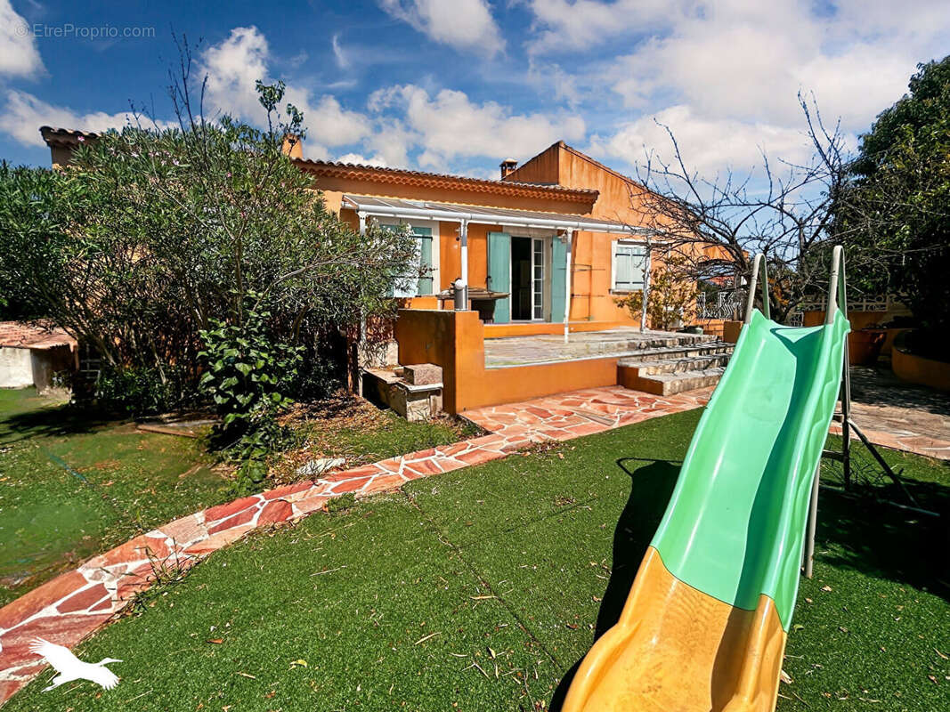 Maison à vendre Allauch 7 pièces 122,44 m2 + 100 m2 annexes aménagées + PISCINE + STATIONNEMENTS - SECTEUR ENCO DE BOTTE - photo 3