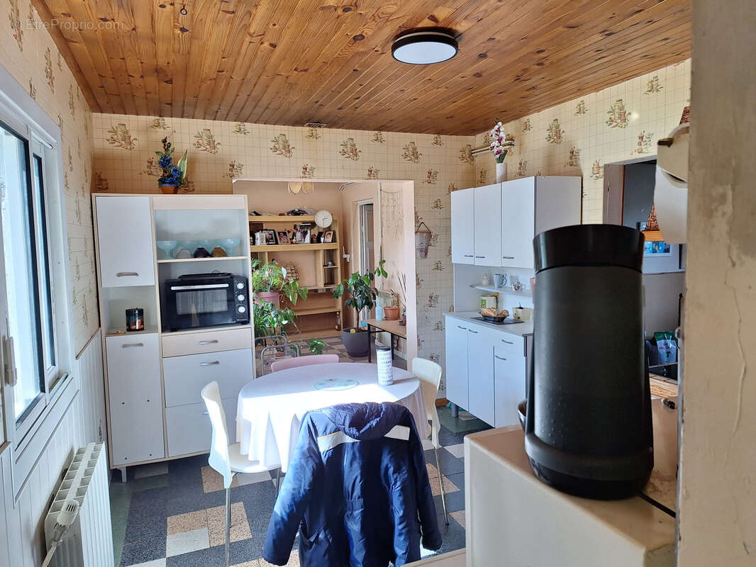 maison à rénover avec dépendance et garage sur 520 m2 - photo 6