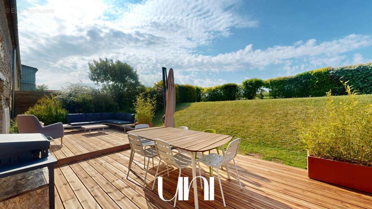 Maison à CLINCHAMPS-SUR-ORNE