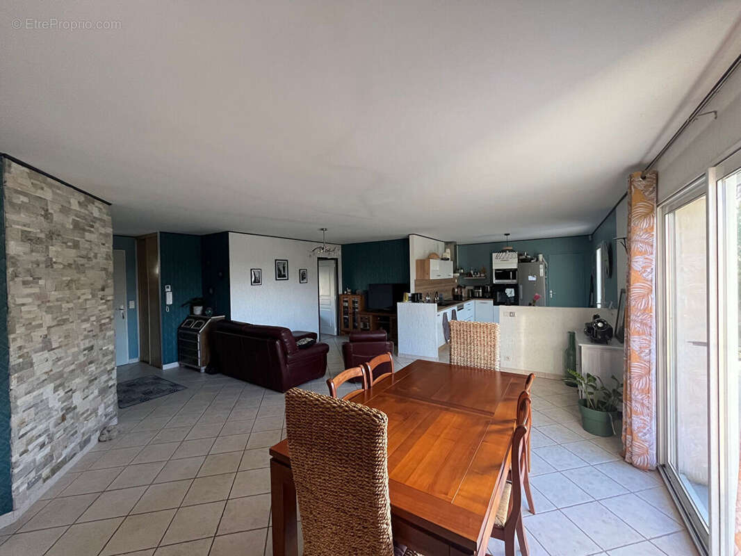 Maison à LA CHAPELLE-BASSE-MER