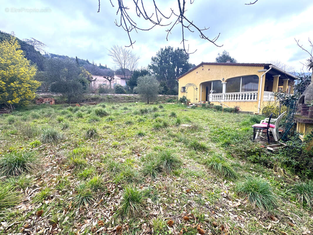 Maison à COLLOBRIERES