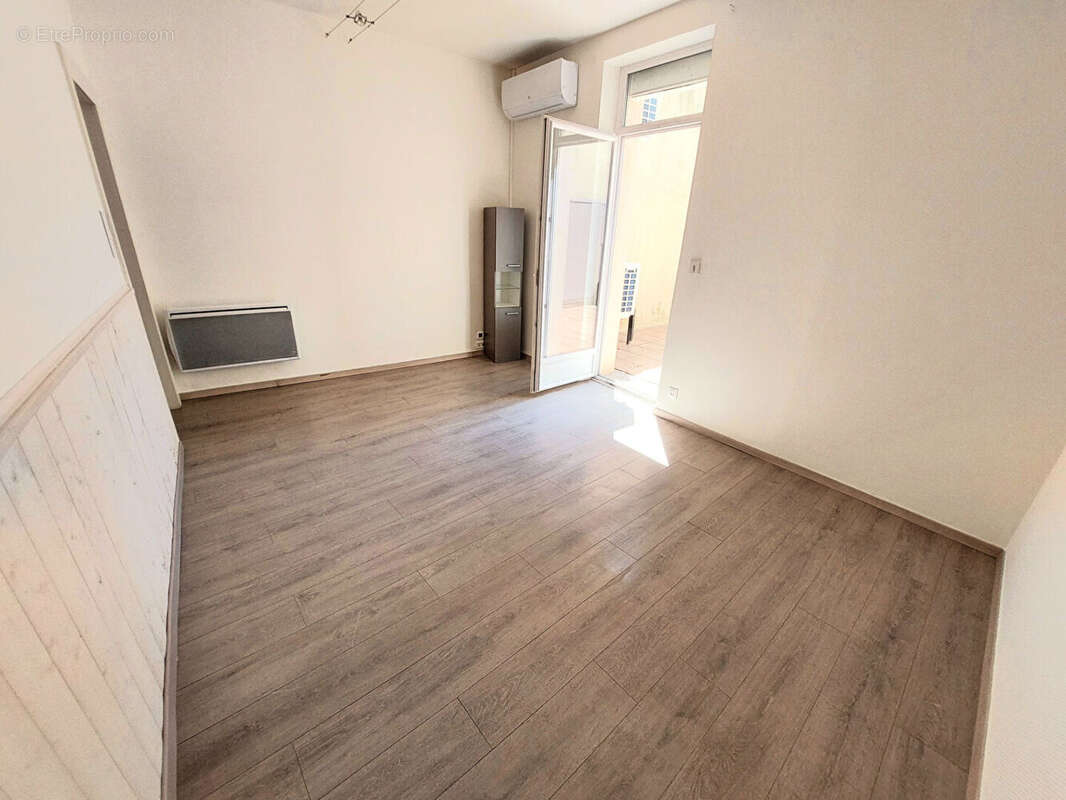 Maison individuelle divisée en 2 appartements rapport locatif secteur Pelloutier - photo 4