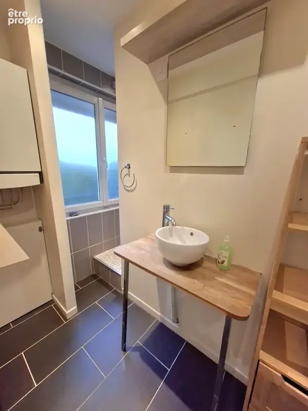 Appartement en duplex vendu meublé - 55.10 m2 hab. - photo 7