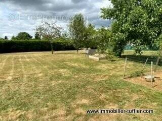 Terrain à YVRE-L&#039;EVEQUE