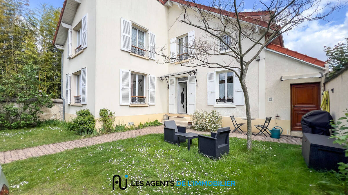 Maison à NANTERRE