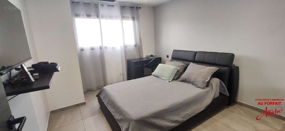 Maison à PINS-JUSTARET