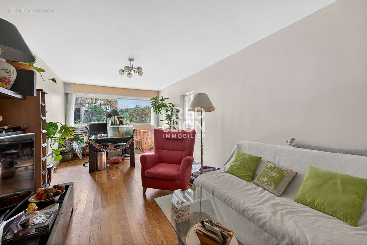 Appartement à PARIS-19E