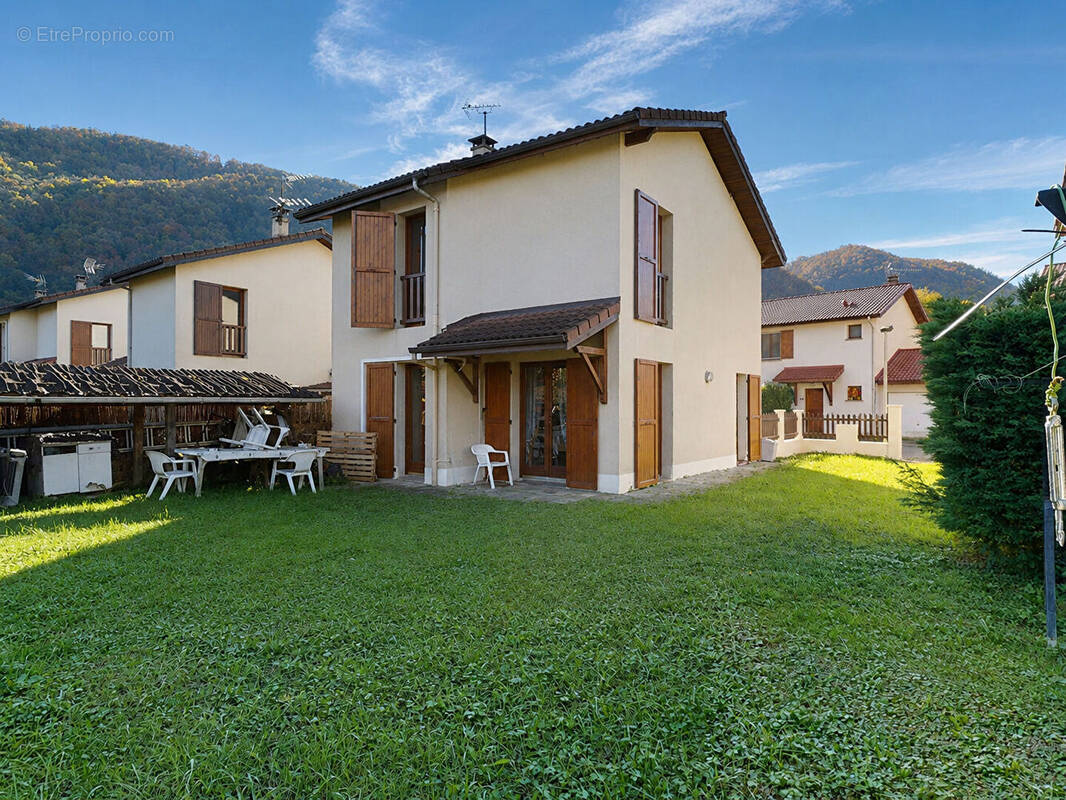 Maison à DOMENE