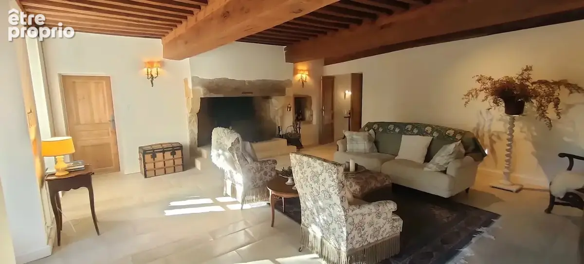AUTHENTIQUE !!! Grande et belle maison en pierre dans un cadre préservé - photo 12
