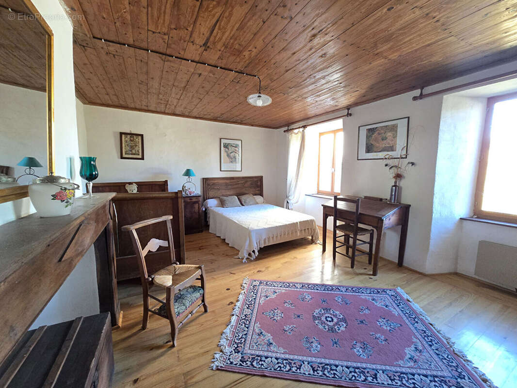 Maison de maître avec garage et dépendance - Arvieu - photo 7