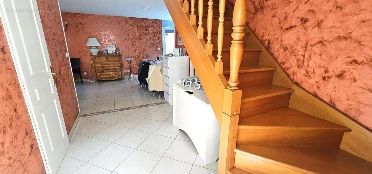 Maison à SAINT-MAURICE-DE-REMENS