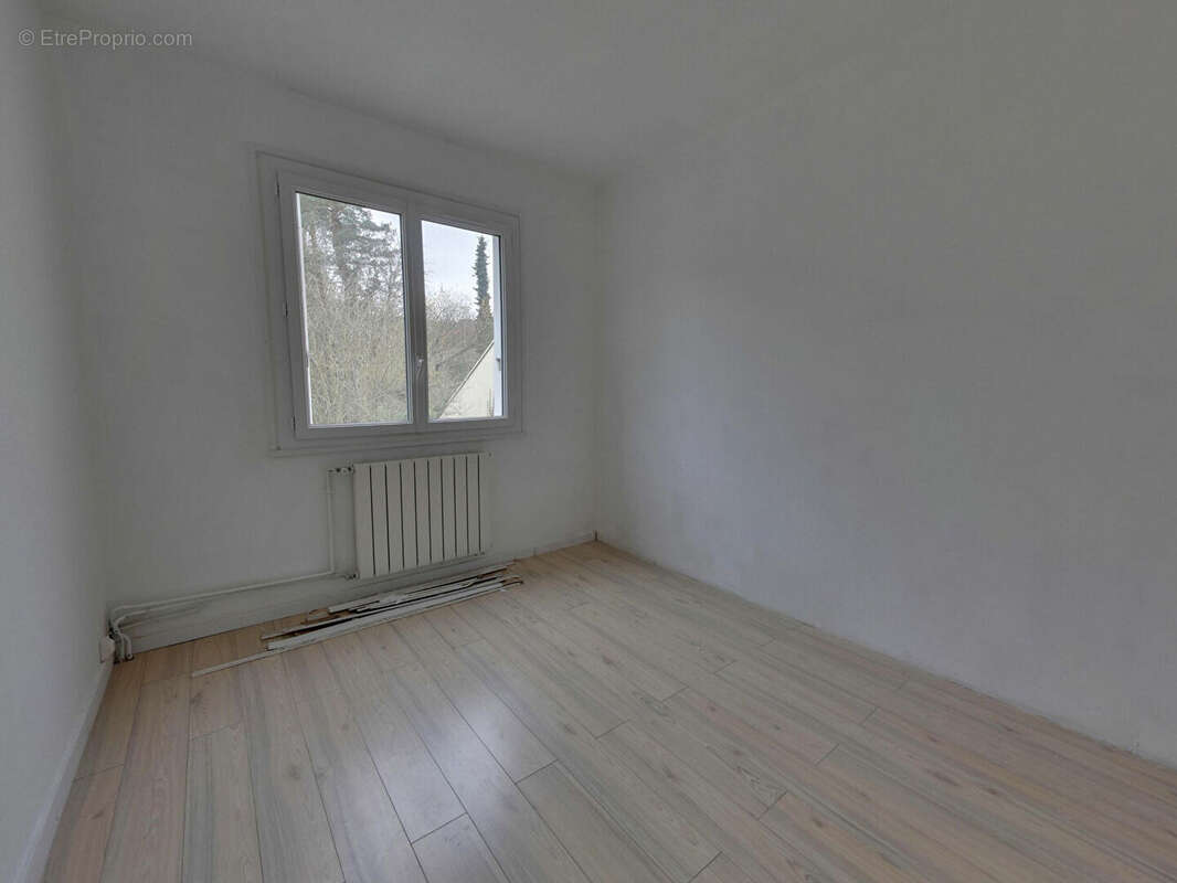 Appartement à SAINT-REMY-LES-CHEVREUSE