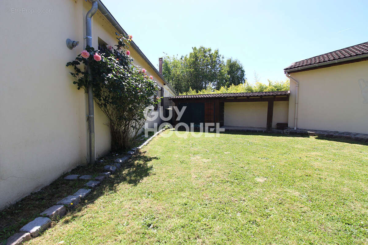 Maison à VERNEUIL-L'ETANG