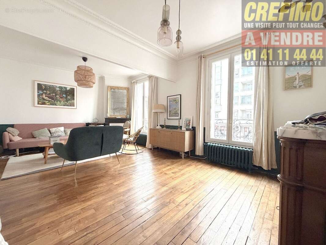 Appartement à COURBEVOIE