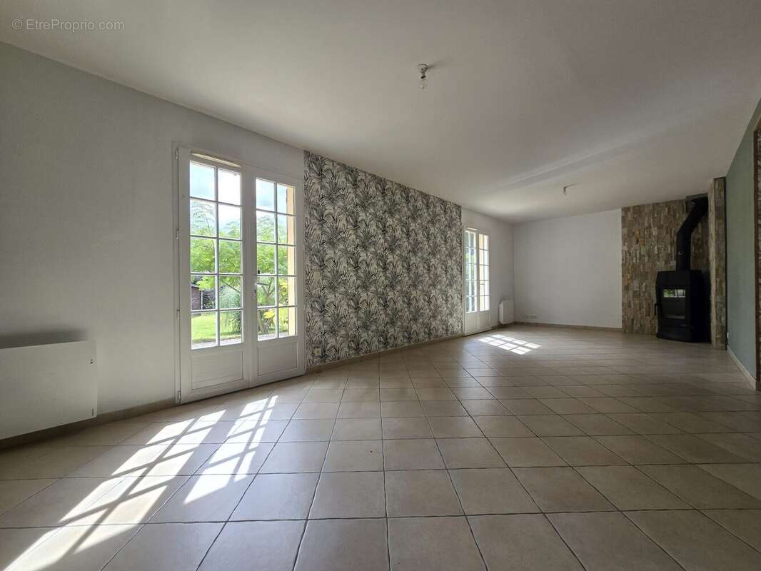 Maison à ARNIERES-SUR-ITON