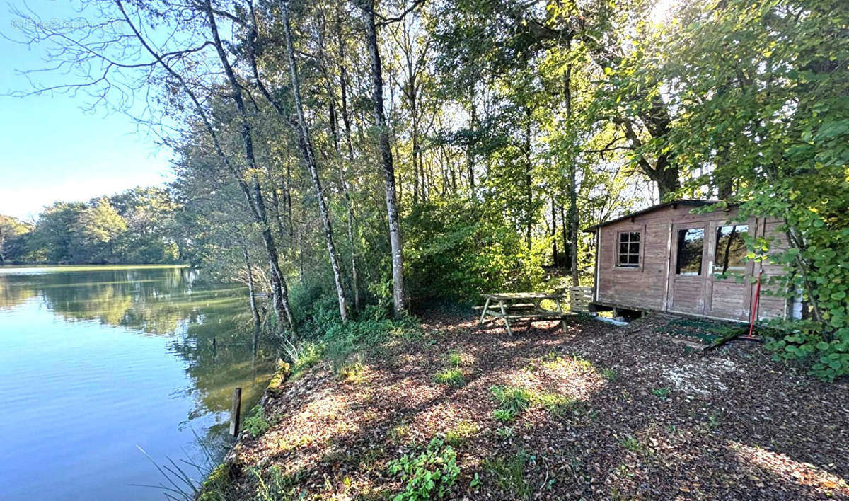 CABANE - Maison à LE VIGEANT