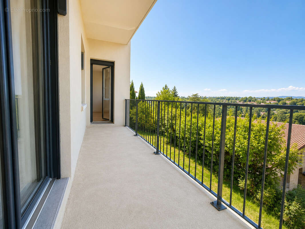 Appartement à CHARBONNIERES-LES-BAINS