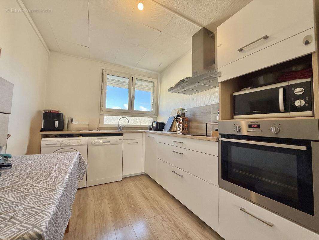 Appartement à CHENOVE