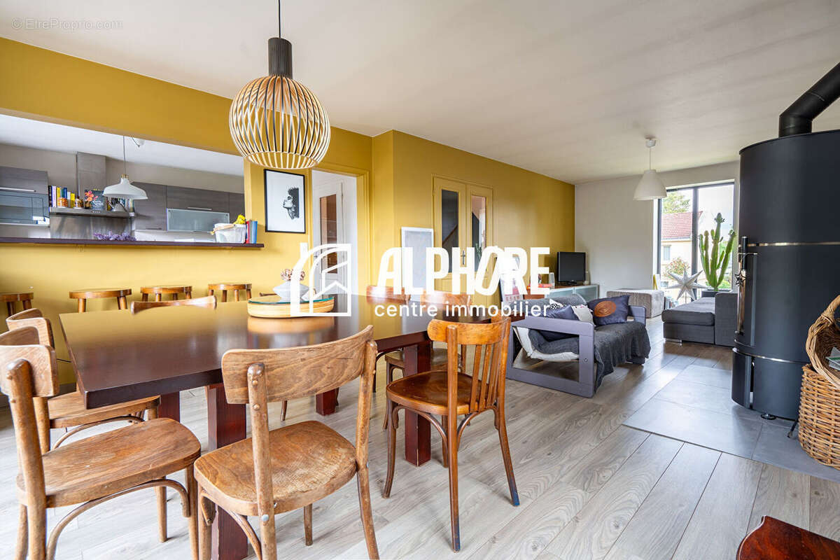 Maison à SAINT-ETIENNE-DE-MONTLUC